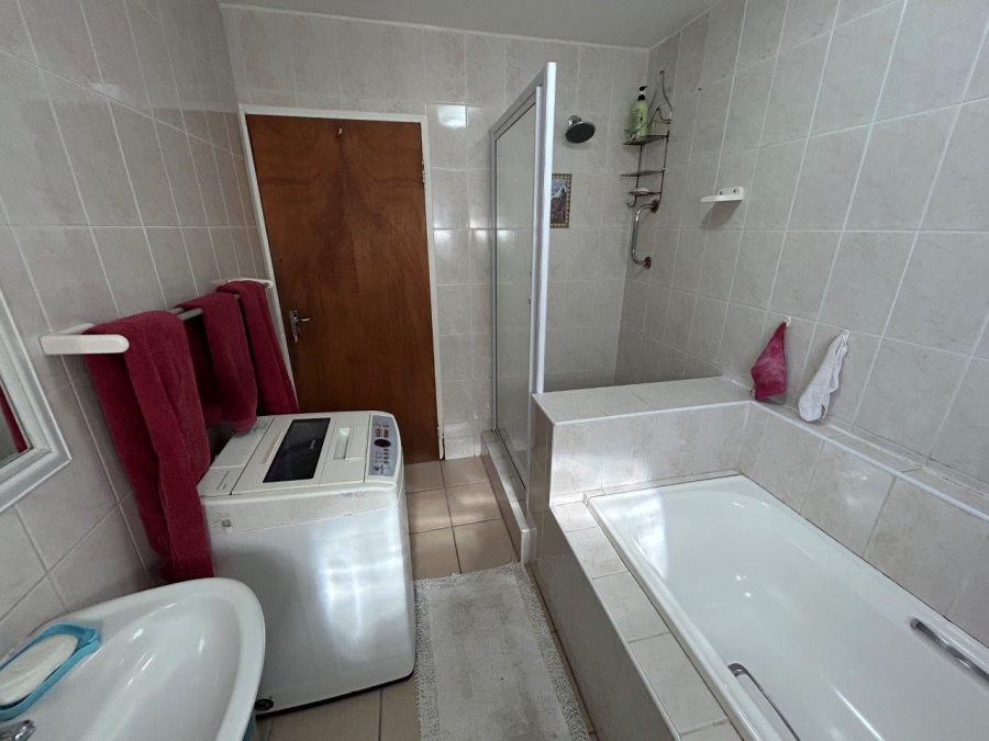 4 Bedroom Property for Sale in Noorsekloof Eastern Cape